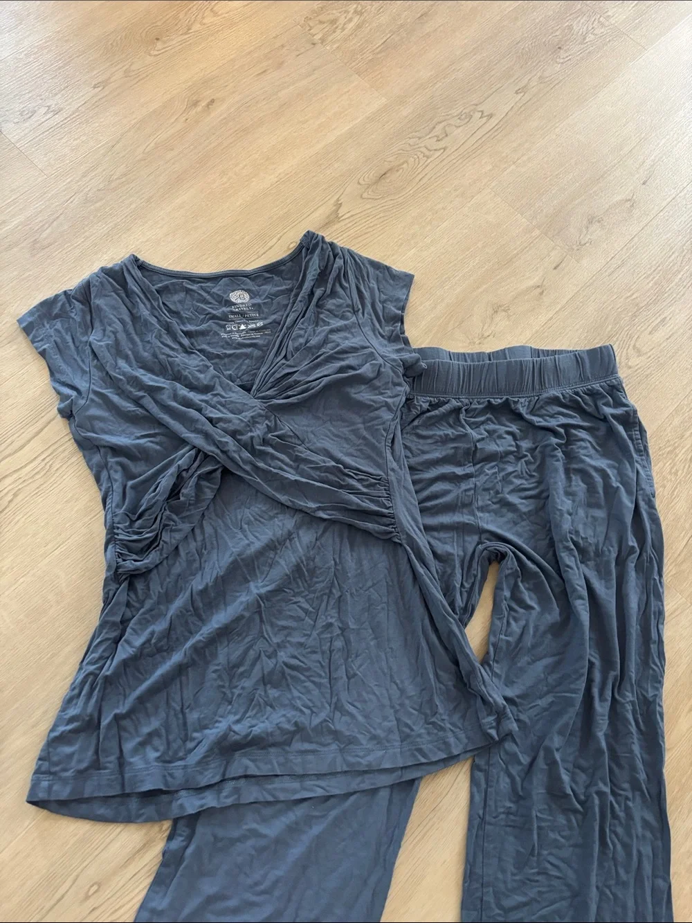 Kindred bravely nursing pajamas small / petite